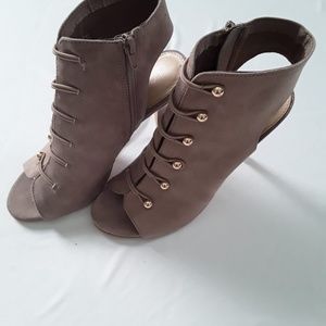 LC Lauren Conrad Heels Army-inspired shoes